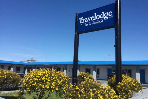 Travelodge by Wyndham Crescent City image 1