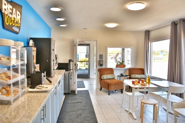 Travelodge by Wyndham Crescent City Main image